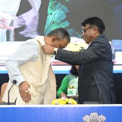 Secretary, MDoNER Sh. Chanchal Kumar is being welcomed by Secretary, NEC Sh. Angshuman Dey on the second day of the NEC Vision Workshop