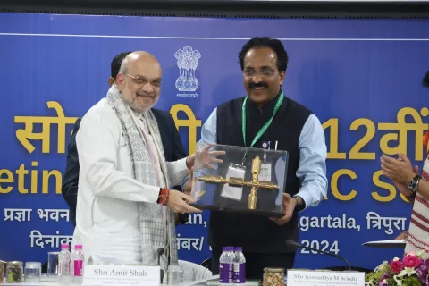 Secretary, Department of Space and Chairman of ISRO, Dr. S. Somanath, also the Vice President of the NESAC Society, presenting a memento to Home Minister