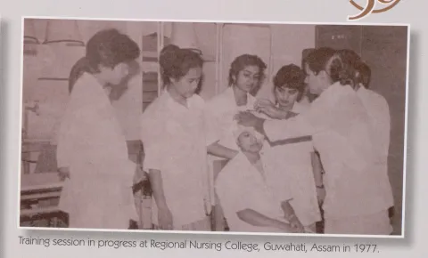 रीजनल नर्सिंग कॉलेज, गु में ट्रेनिंग सेशन चल रहा है